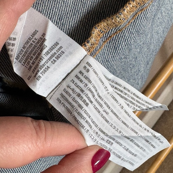 Hollister Woman’s Denim Blue Jumper Dress Button Up Tie Waist Sz S - Picture 7 of 8